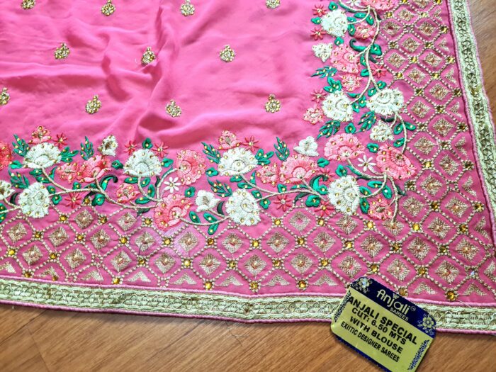 Sari indiano de seda luxuoso bordado rosa médio com verde floral