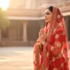 Dupatta vermelha e dourada de noiva com bordados pedras e barra luxuosa
