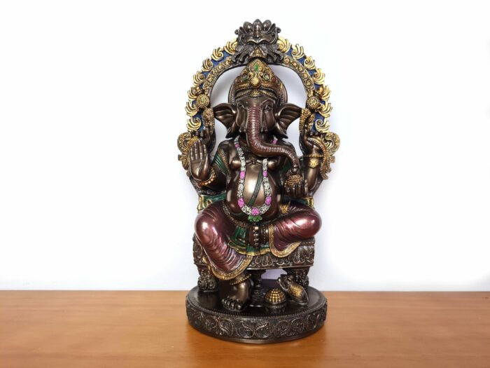 Estátua de Deus Ganesha em trono Surya Sun 26cm by Veronese Design