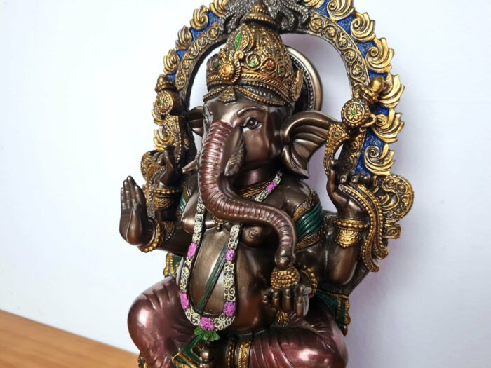 Estátua de Deus Ganesha em trono Surya Sun 26cm by Veronese Design