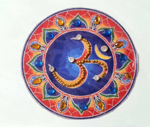 Tatuagem indiana de mandala OM com aplique de pedras color II