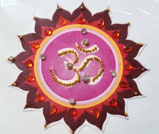 Tatuagem indiana de mandala OM com aplique de pedras