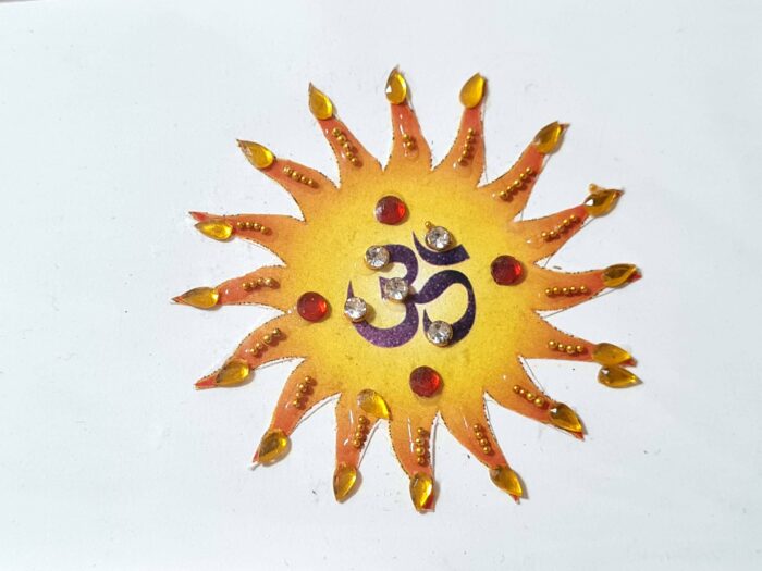 Tatuagem indiana de mandala OM com aplique de pedras design sol