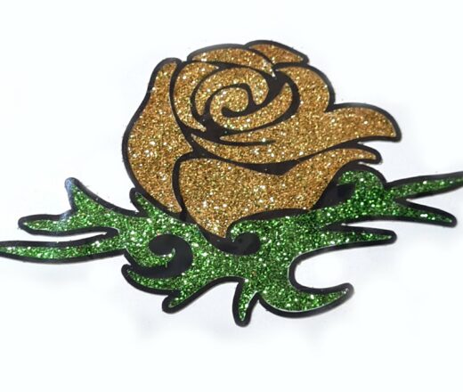 Tatuagem indiana de rosa com glitter dourada