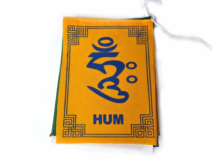 Bandeiras tibetanas veludo do mantra "Om Mani Padme Hum" (19cm x 13cm)