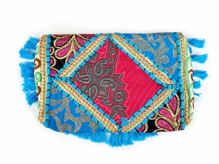 Bolsa indiana Banjara 100% bordada a mão azul claro e coloridos