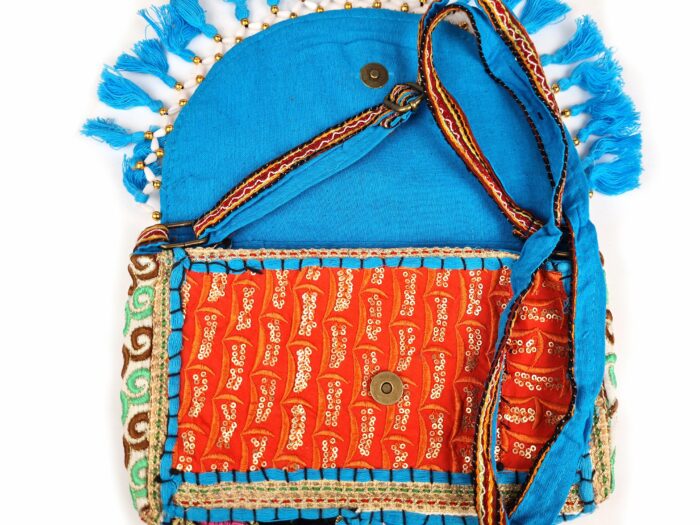 Bolsa indiana Banjara 100% bordada a mão azul claro e coloridos