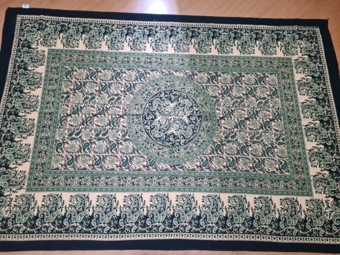 20250414_112718 Colcha indiana ou painel decorativo Mandala Paisley preto bege e verde 2m