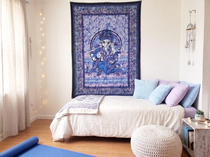 panô decorativo de Ganesha lilás e azul Colcha indiana ou painel de algodão estampa de Ganesha azul e lilás 2,10m