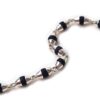 Kanthi Shyam Black Tulasi com acabamento em prata 925