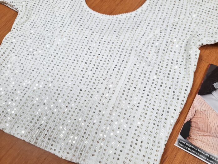 20250519_150544 Choli para usar com Saree branco com lantejoulas prateadas