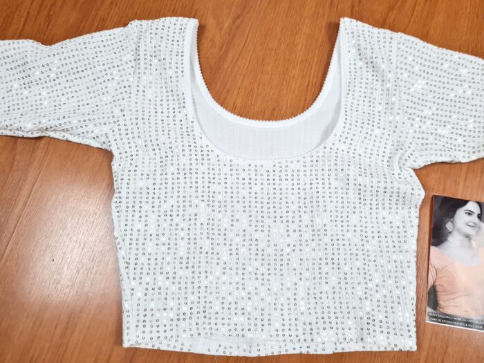 20250519_150559 Choli para usar com Saree branco com lantejoulas prateadas
