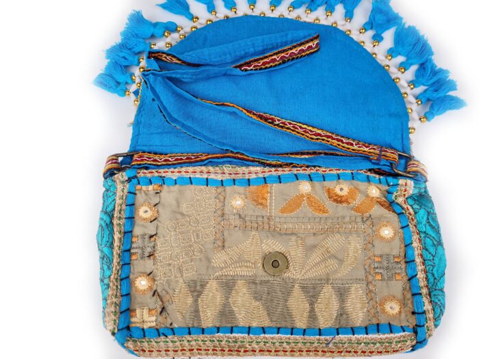 Bolsa indiana Banjara 100% bordada a mão azul claro e coloridos III