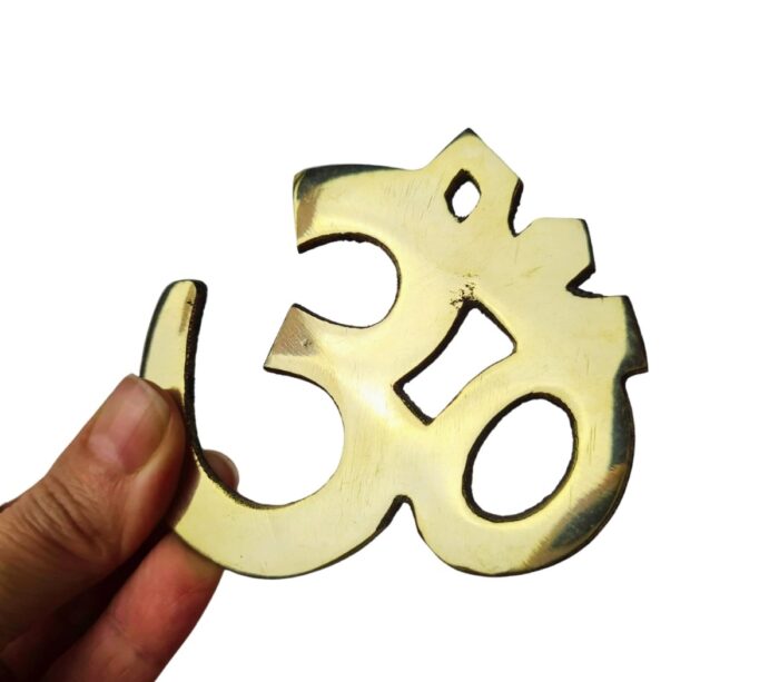 om Om de metal dourado para decorar a parede (8 cm)