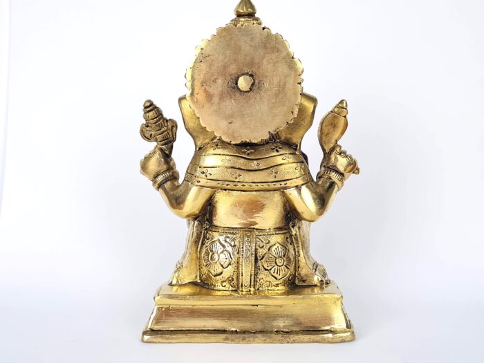 Estátua de Ganesha em Brass com Quatro braços e atributos 14cm