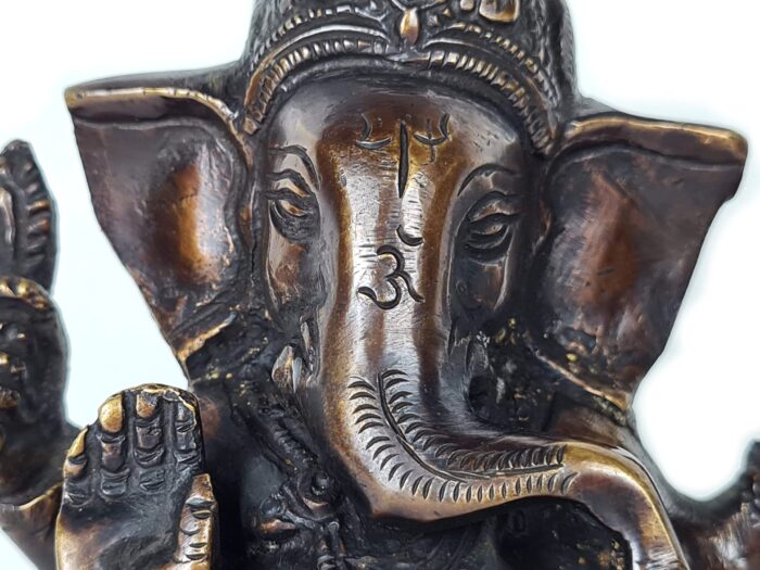 20250718_150408 Estátua de Ganesha em Brass escuro do sul da Índia 13cm