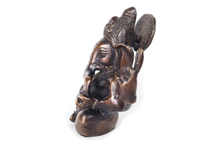 20250718_150429 Estátua de Ganesha em Brass escuro do sul da Índia 13cm