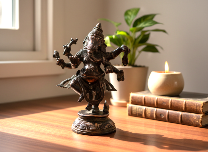 Estátua Ganesha Nritya Ganapati em Metal Escuro do Sul da Índia 23 cm