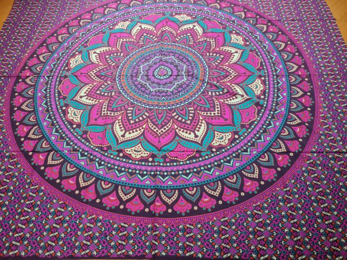 20250811_153135 Colcha indiana ou painel decorativo de mandala pink e roxo (2,40m x 2,10m)