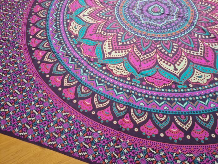 20250811_153140 Colcha indiana ou painel decorativo de mandala pink e roxo (2,40m x 2,10m)