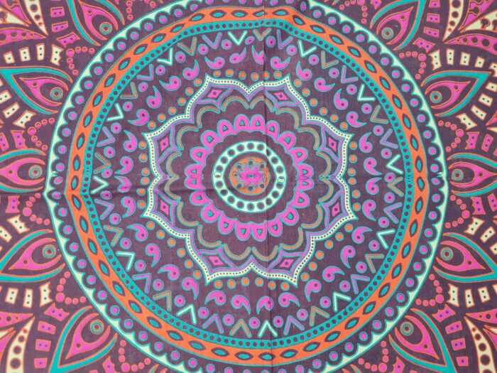 20250811_153158 Colcha indiana ou painel decorativo de mandala pink e roxo (2,40m x 2,10m)