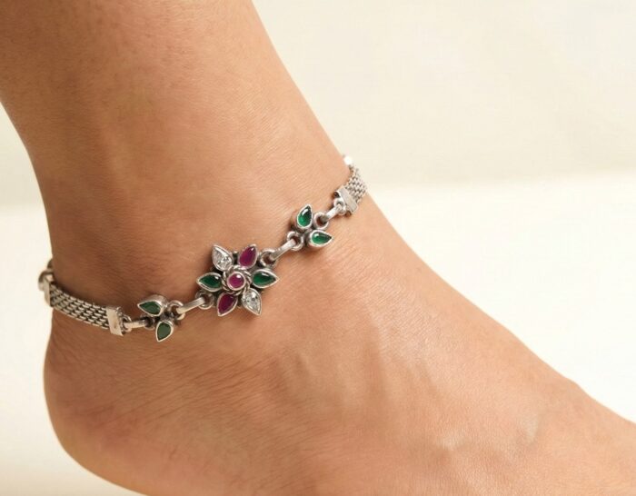 Tornozeleira indiana Anklet Rajnidhi prata com pedrarias