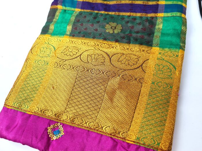 Bolsinha indiana multiuso de patchwork de saree rosa e coloridos