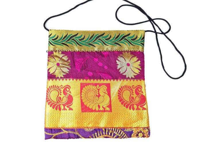 Bolsinha indiana multiuso de patchwork de saree azul e coloridos
