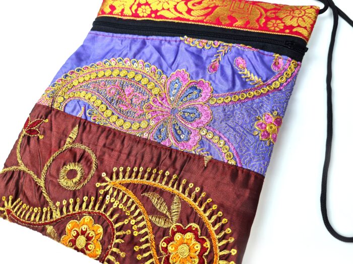 20250825_170523 Bolsinha indiana multiuso de patchwork de saree marrom lilás e color