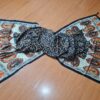 Echarpe indiana de viscose estampa clássica de florais diversos marinho e laranja