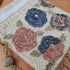 Bolsa Clutch Pouch Indiana com pedrarias florais bege e color