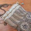 20250918_210455 Bolsa Clutch Pouch Indiana luxo com pedrarias bordadas dourada
