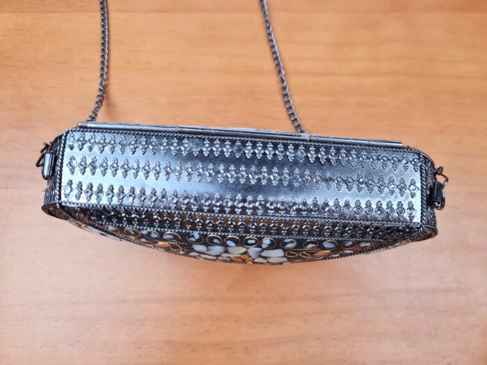Bolsa indiana de metal black mosaico de pedras naturais madrepérolas