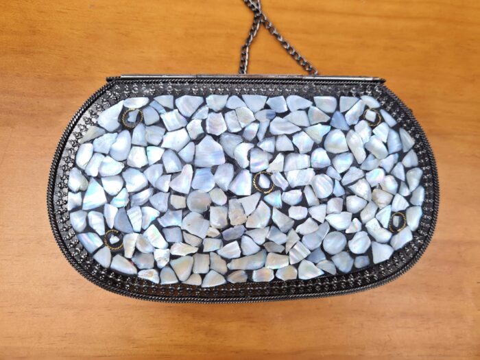Bolsa indiana de metal black mosaico de pedras naturais madrepérolas