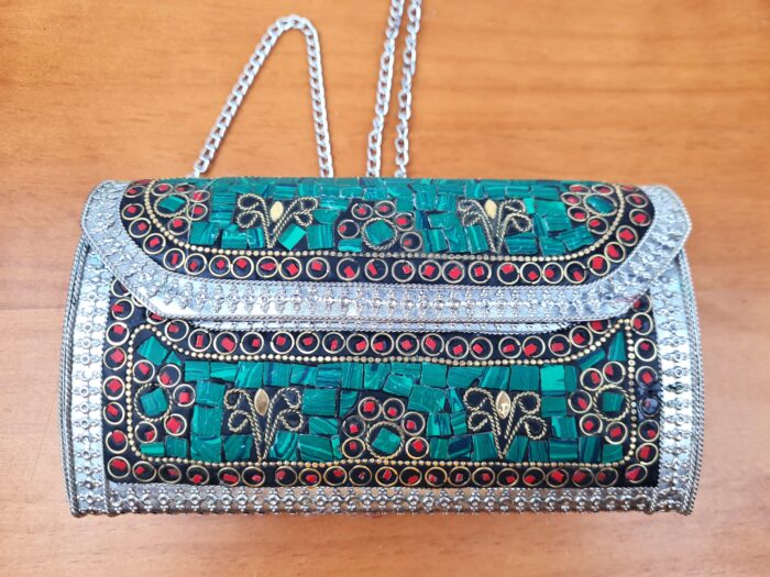 Bolsa indiana de metal mosaico de pedras naturais malaquita e coral