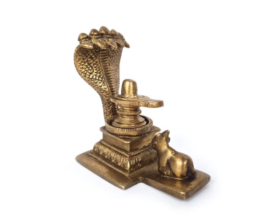 20250927_114541 Shiva Lingam com cobra de 5 cabeças e Nandi para adoração ao Senhor Shiva