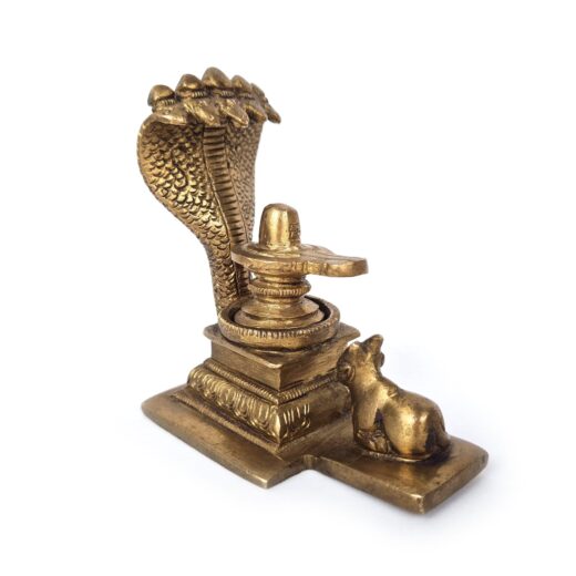 Shiva Lingam com cobra de 5 cabeças e Nandi para adoração ao Senhor Shiva
