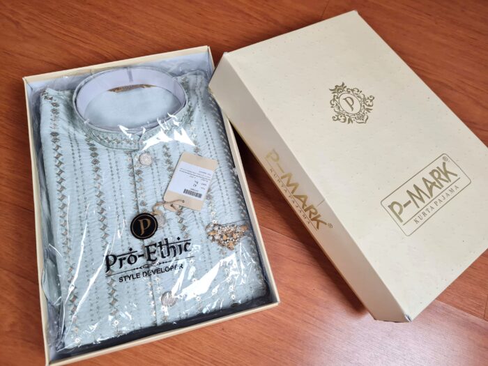 Jacket Kurta Set em Seda Verde Menta Banarasi com Broche