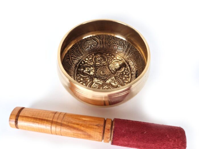 Tigela tibetana com 7 ligas dourada 5 Budas e 8 símbolos auspiciosos 10,5cm