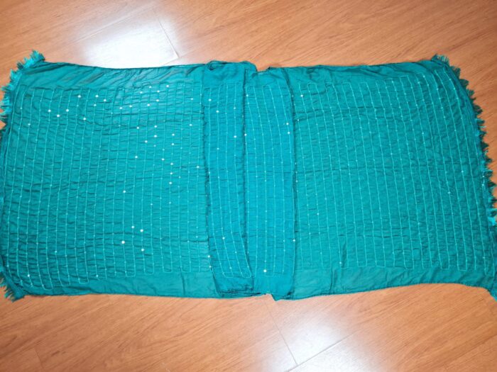Dupatta verde com fios bordados de lantejoulas