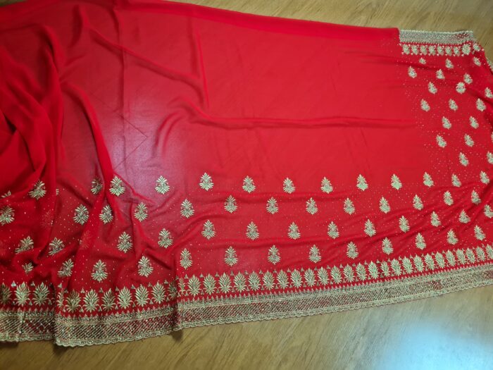 Saree Vermelho Bordado com Fios Dourados e Pedrarias com dupatta inclusa
