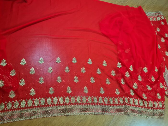Saree Vermelho Bordado com Fios Dourados e Pedrarias com dupatta inclusa