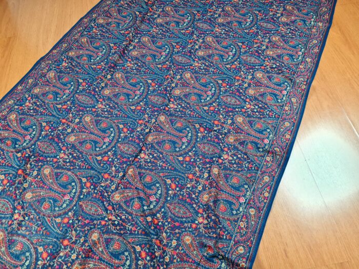 Saree Kashmiri Aari Work Bordado à Mão com Fios de Seda Coloridos