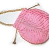 Bolsa indiana de festa de tecido rosa e dourado com alça de pérolas