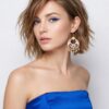 brinco indiano de argola arabesco esmaltada rosa salmão com azul e pérolas na base Brinco indiano clássico com berloque circular e esmaltação rosa salmão e azul