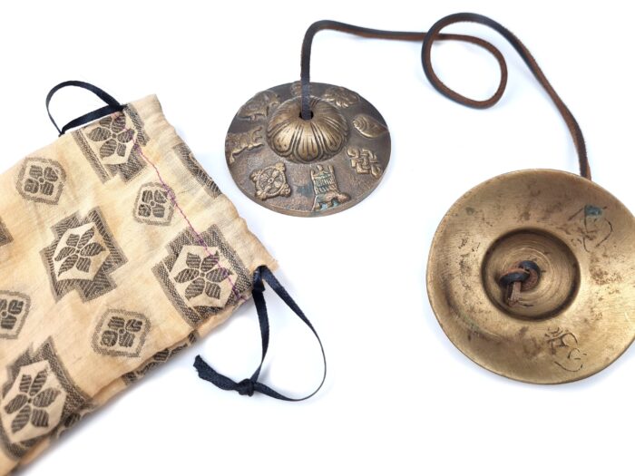 Manjira tibetana (tingsha) de bronze 7 ligas com 8 símbolos auspiciosos