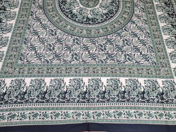 20260202_155337 Colcha indiana ou painel decorativo Mandala Paisley preto bege e verde 2,40m
