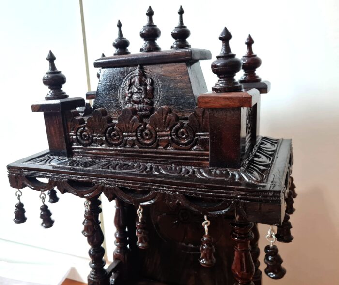 Templo hindu artesanal em madeira Rosewood Ganesh