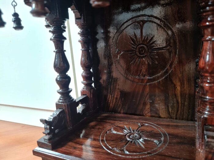 Templo hindu artesanal em madeira Rosewood Ganesh