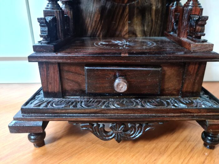 Templo hindu artesanal em madeira Rosewood Ganesh